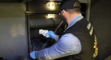 Kaçak elektronik sigara, içki ve ilaç ele geçirildi