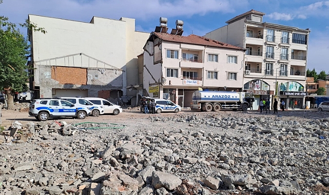 Kamyonun çarptığı kadın hayatını kaybetti