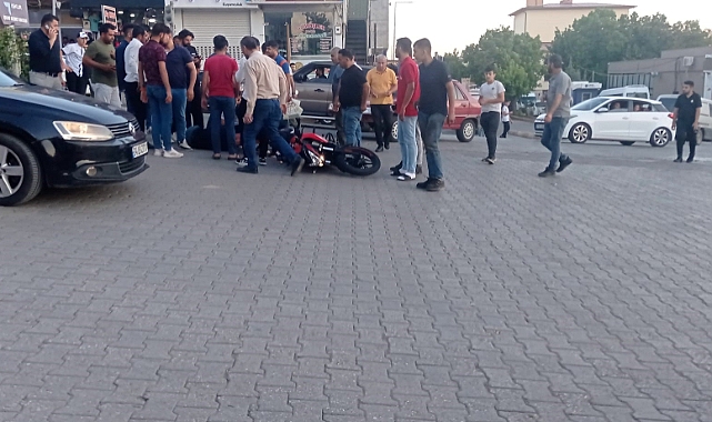 Motosiklet ile otomobil çarpıştı: 2 yaralı