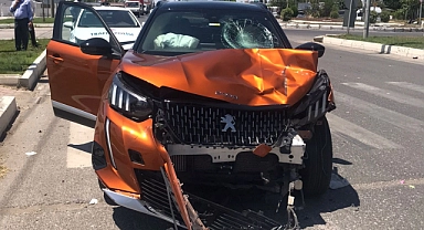 Otomobil ile motosiklet çarpıştı: 1 yaralı