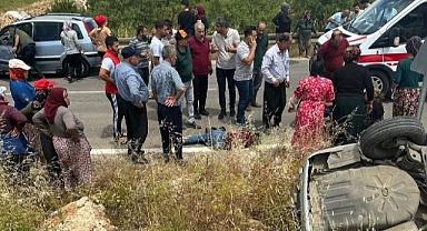 Otomobil taklalar atarak ters döndü; 4 yaralı
