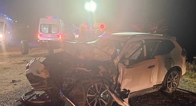 Otomobil traktöre arkadan çarptı: 4 yaralı