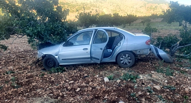 Otomobil yoldan çıkarak devrildi: 5 yaralı