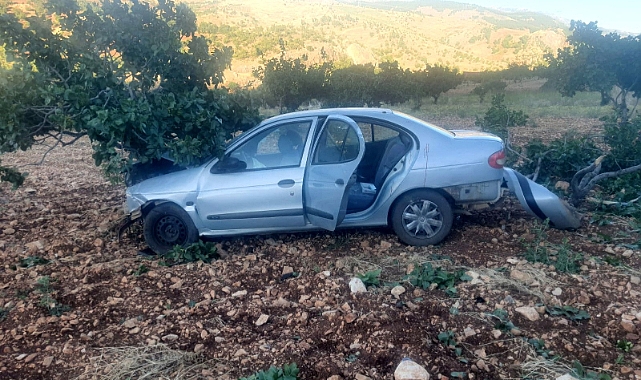 Otomobil yoldan çıkarak devrildi: 5 yaralı