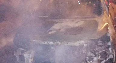 Otoyolda seyir halindeki otomobilde yangın