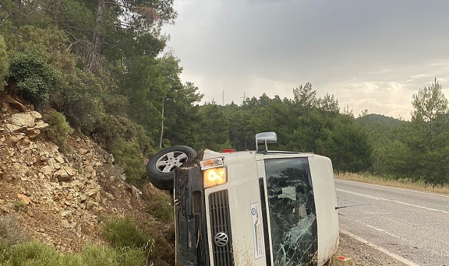 Personel taşıyan minibüs kaza yaptı: 8 yaralı