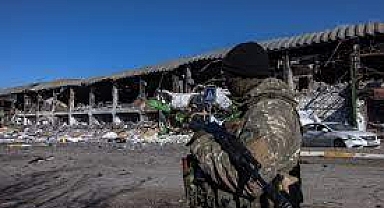 Rusya: "Ukrayna, Herson'u Kırım'a bağlayan karayolu köprüsünü vurdu"