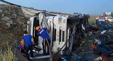 Şanlıurfa'da tır kamyona çarptı: 1 ölü, 2 yaralı
