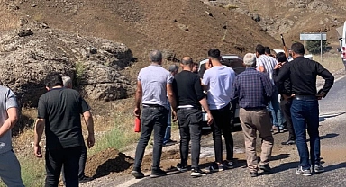 Seyir halindeki otomobil alev aldı