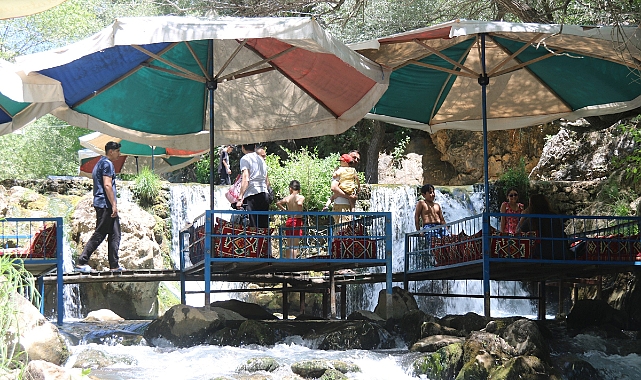 Sıcaktan bunalanlar Sinek Çayı ve Kanyonu'nda serinliyor