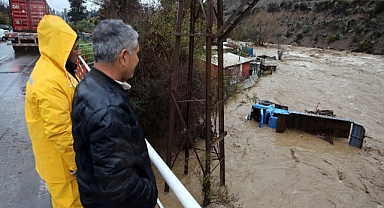 Şili'de sellerde bin 421 ev yıkıldı