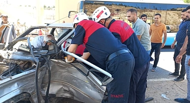 Suruç karayolunda iki otomobil çarpıştı: 5 yaralı