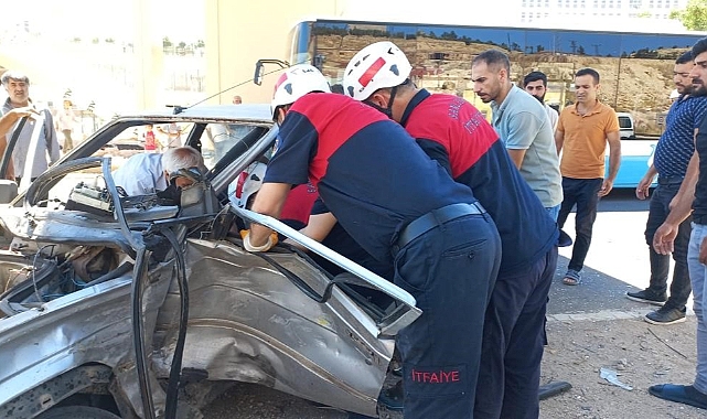 Suruç karayolunda iki otomobil çarpıştı: 5 yaralı