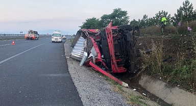 Tır, otobüsle kafa kafaya çarpıştı: 2 ölü, 6’sı ağır 20 yaralı