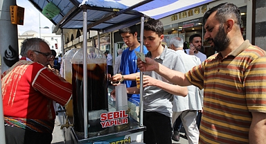 Urfalıların vazgeçilmez içeceği meyan şerbeti