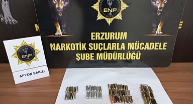 Yabancı uyruklu kadın uyuşturucuyla yakalandı