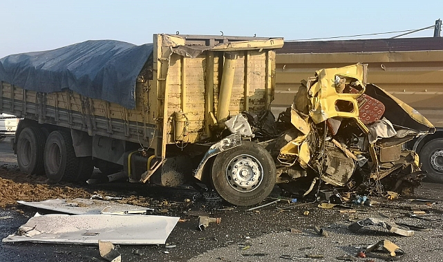 Yolcu otobüsü önce kamyona, ardından tıra çarptı: 1 ölü, 28 yaralı