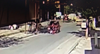 3 çocuğa otomobil çarptı