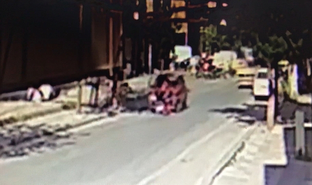 3 çocuğa otomobil çarptı