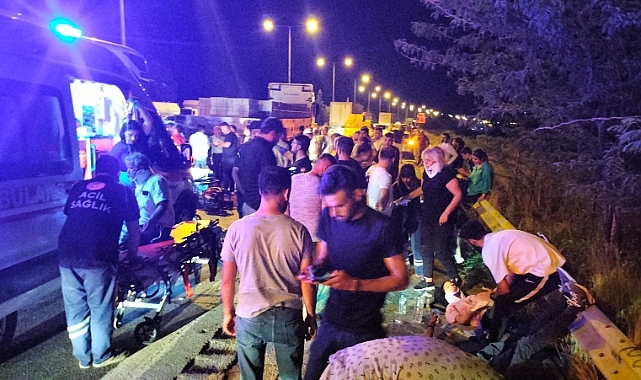 Adana'da biri otobüs 7 araç kazaya karıştı: 16 yaralı