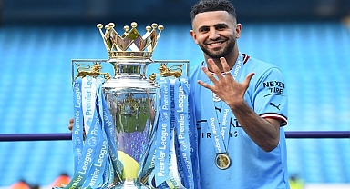 Al-Ahli, Riyad Mahrez ile 4 yıllık sözleşme imzaladı