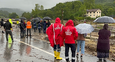 Bartın’da dere yatakları taştı, ev ve iş yerleri su altında kaldı