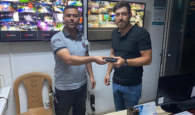 Binlerce lira ve değerli eşyalar sahiplerine teslim edildi