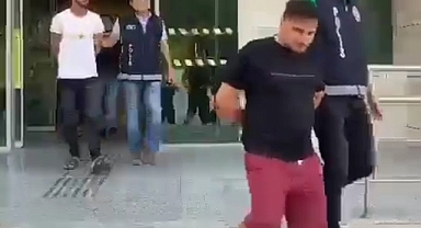 Bir evde 20 kaçak göçmen ile yakalanan 3 şüpheli tutuklandı