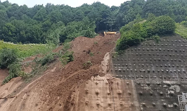 Bolu Dağı Tüneli'nde heyelanın izleri siliniyor