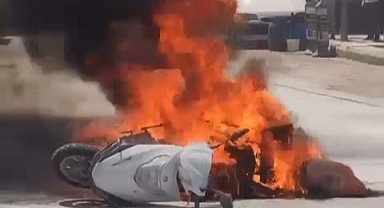 Bursa’da kuryenin motosikleti alev topuna döndü