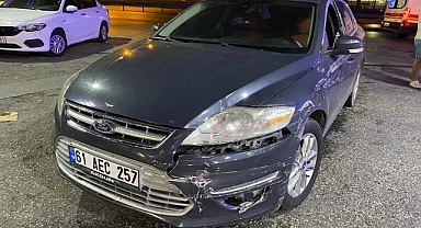 Cevizlibağ E5'te 2 araç çarpıştı: 4 yaralı