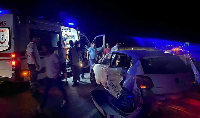 Çevreyolunda servis minibüsü ile otomobil çarpıştı: 1 yaralı