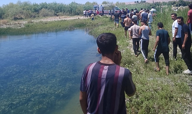 Çocuklarını kurtarmaya çalışan baba boğuldu
