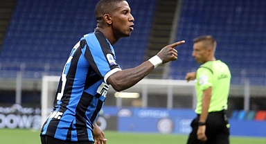 Everton, 38 yaşındaki Ashley Young’ı transfer etti