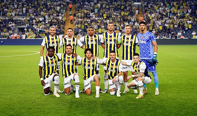 Fenerbahçe ilk resmi maçına taraftarı önünde çıktı