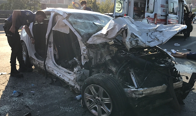 Gösterge ibresi 140'ta takılı kalan otomobilden 7 yaralı çıkarıldı