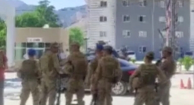 Husumetli iki aile arasında silahlı kavga: 3 kişi yaralandı