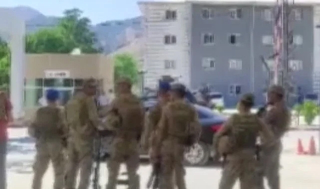Husumetli iki aile arasında silahlı kavga: 3 kişi yaralandı