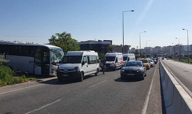 İşçi servisleri çarpıştı: 14 yaralı