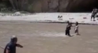 Kanyonda sular yükseldi, mahsur kalanları itfaiye ekipleri kurtardı