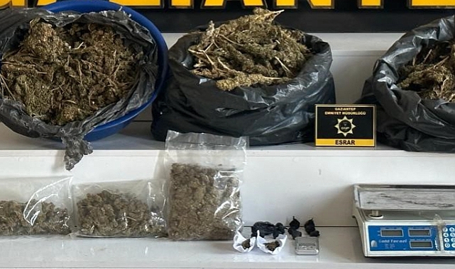 Kilogramlarca metamfetamin ele geçirildi: 1 gözaltı