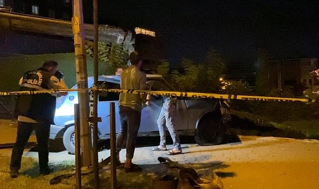 Kontrolden çıkan araç inşaat alanına uçtu: 1 ölü, 1'i ağır 2 yaralı