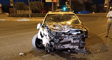 Kontrolden çıkan araç kaza yaptı, sürücü burnu kanamadan kurtuldu