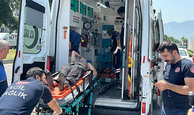 Kontrolden çıkan motosiklet yol kenarındaki mermere çarptı: 2 yaralı