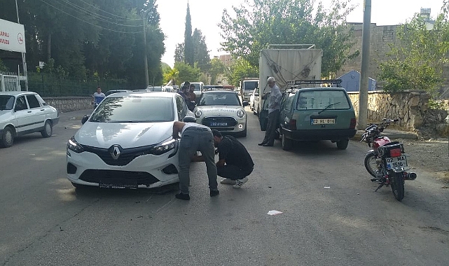 Motosiklet ile otomobil çarpıştı: 1 yaralı