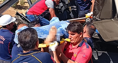 Nakliyat kamyonu hafriyat tırına çarptı: 1 ölü, 2 yaralı