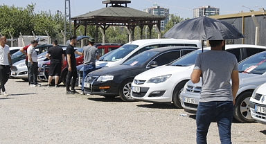 Oto pazarında 46 derece altında sıkı pazarlık