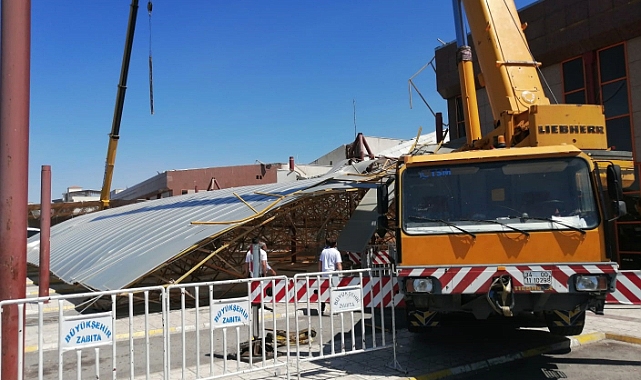 Otogarda çalışma yapan vincin halatı koptu, yürekler ağza geldi