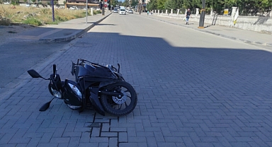 Otomobil ile motosiklet çarpıştı: 1 yaralı