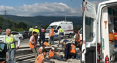 Otomobil, Karayolları işçilerini taşıyan kamyonete çarptı: 15 yaralı